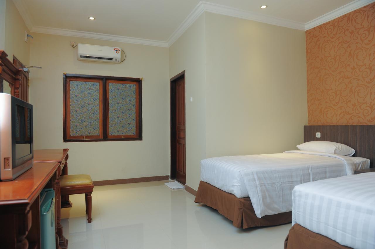 Sylvia Hotel Budget Kupang  Luaran gambar