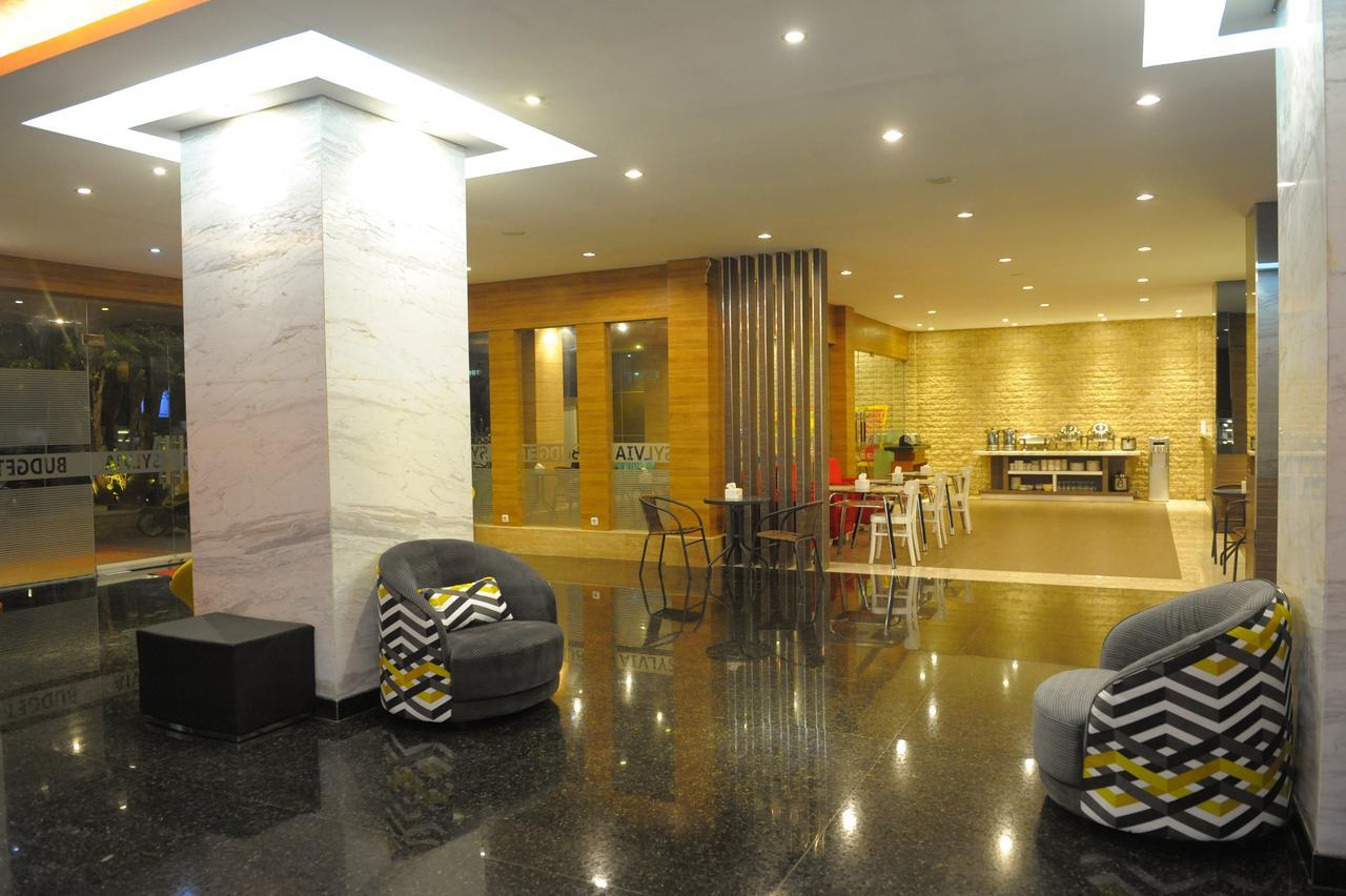 Sylvia Hotel Budget Kupang  Luaran gambar