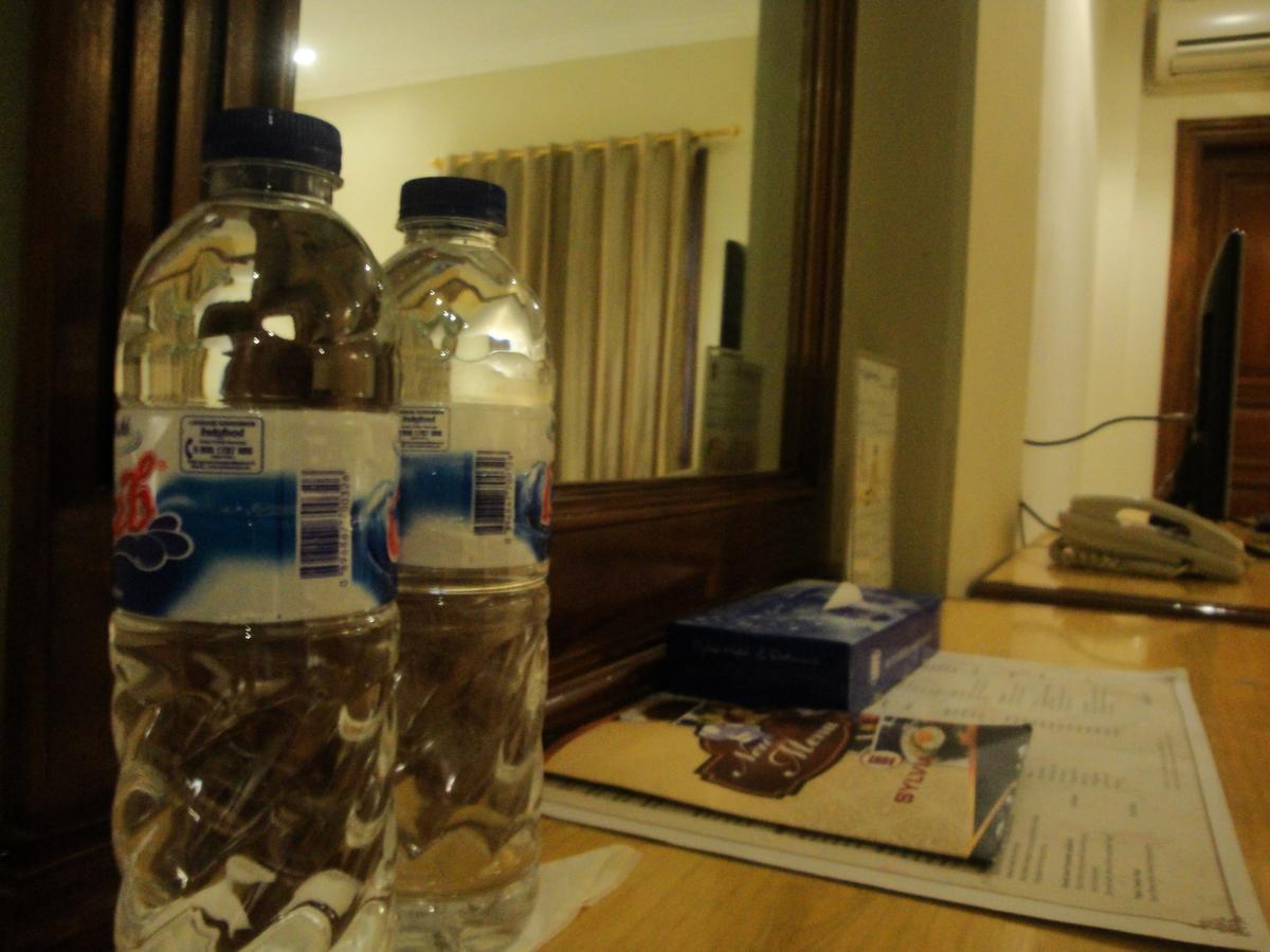 Sylvia Hotel Budget Kupang  Luaran gambar